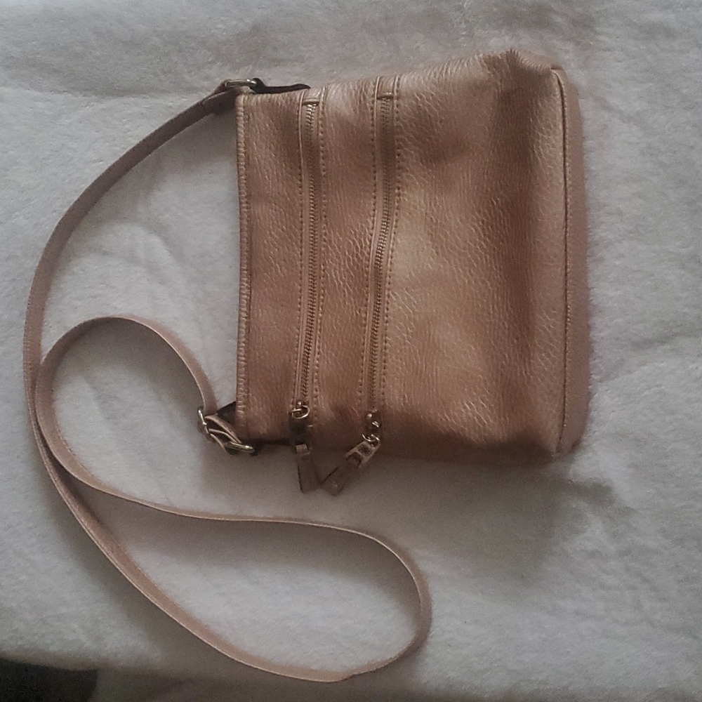 Cute spacious purse💥